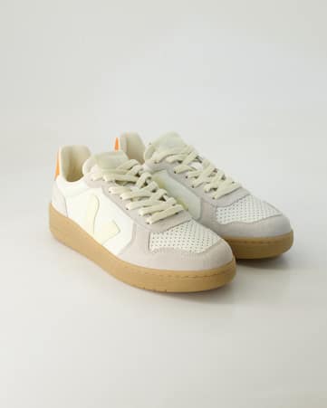 Sneaker low Veja V-82 in Beige