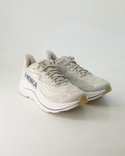 Hoka M Clifton 10 Laufschuhe in Beige