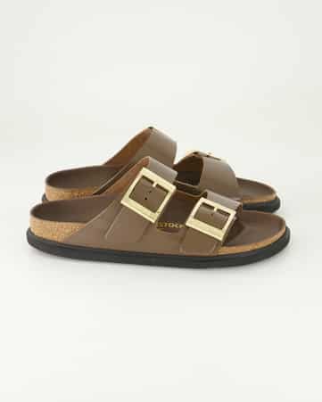 Pantoletten Birkenstock Arizona Droplet Buckle Cupsole in Braun