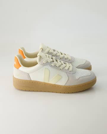 Sneaker low Veja V-82 in Beige