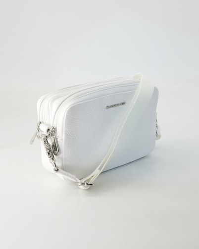 Mandarina Duck Camera Bag Handtaschen in Weiß