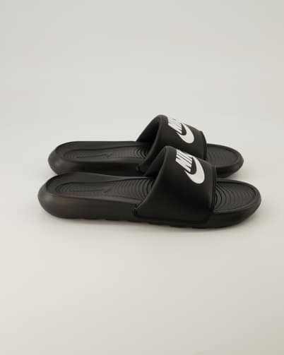Nike Victori One Pantoletten in Schwarz