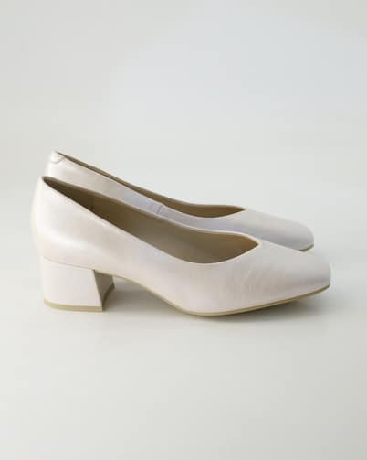 Terry A21 Klassische Pumps in Beige