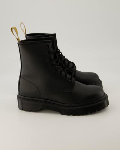 Dr. Martens 1460 Vegan Bex Mono Schnürstiefeletten in Schwarz