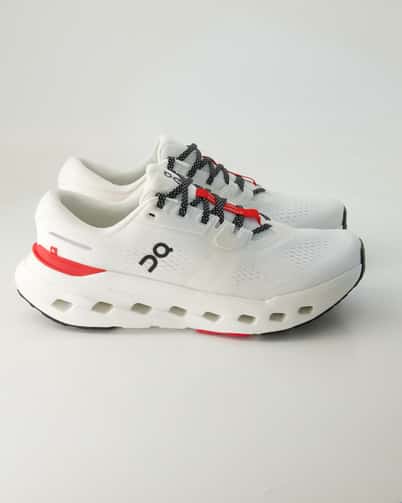 ON Running Cloudrunner 3 Laufschuhe in Weiß