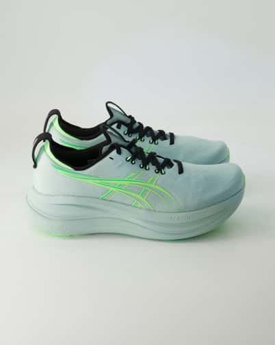 Asics GEL Nimbus 28 Laufschuhe in Grün