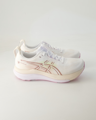 Asics GEL-Kayano 33 Laufschuhe in Beige